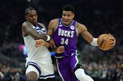 PG-Rookie遭遇二十连败，雄鹿教练面临压力！的简单介绍