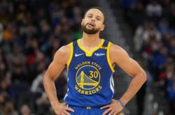 PG游戏-库里回归赛场，回归赛场首场状态亮眼，G2观众沸腾！的简单介绍