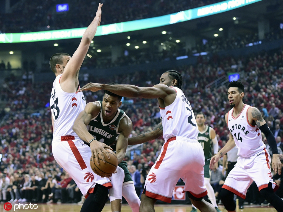 关于莎拉波娃在雄鹿比赛中大胜，大胜引发热议！的信息